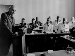Polizisten während eines Seminars in der Grenzakademie Sankelmark 1954.