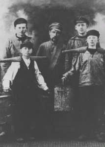 Fäkalbeseitgung mit "Goldeimern" durch die Firma Klöckner in Kiel um 1915