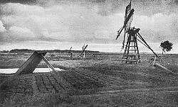 Mobile Entwässerungsmühlen und Torfstiche in Ostroher Moor bei Heide um 1910 