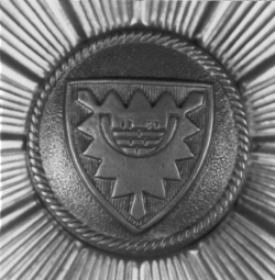Tschakostern-Medaillons der Landespolizei Schleswig-Holsteins, der Polizeigruppe Kiel und Lübeck zwischen 1953 bis 1955